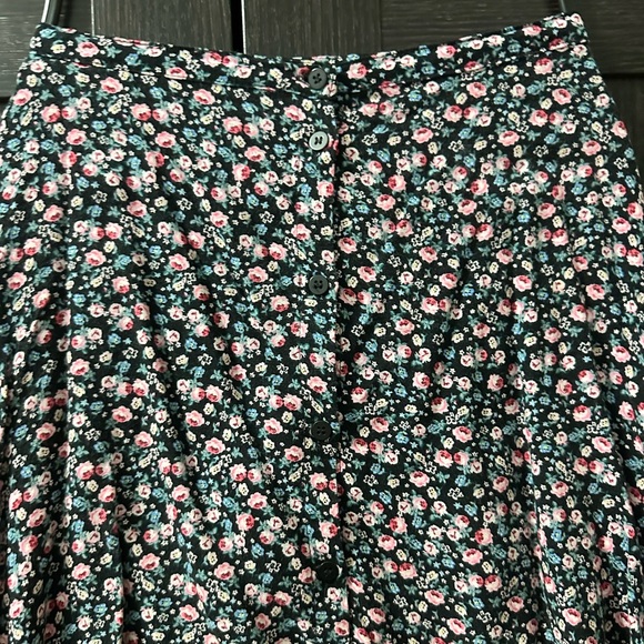 Floral Print Button Up Front Fit & Flare Skirt - Picture 4 of 9